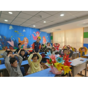 天童教育：一看停不了 孩子沉迷动画片怎么