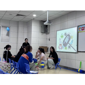 济南天童教育：孩子一个人学英语，不如找个