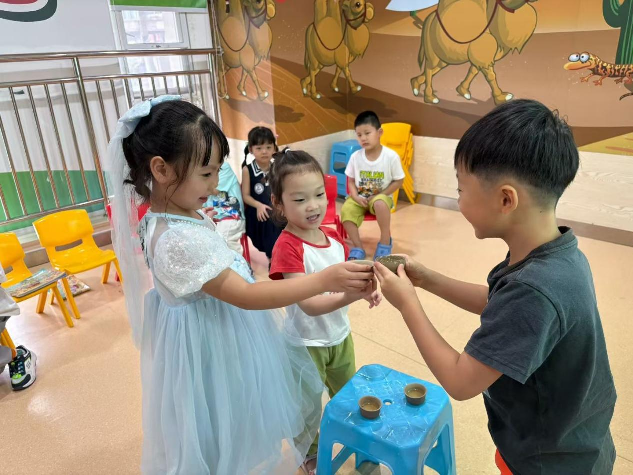 呼和浩特天童教育解答:学龄前英语启蒙应该怎么做?(图1) 呼和浩特天童教育解答:学龄前英语启蒙应该怎么做?(图1)