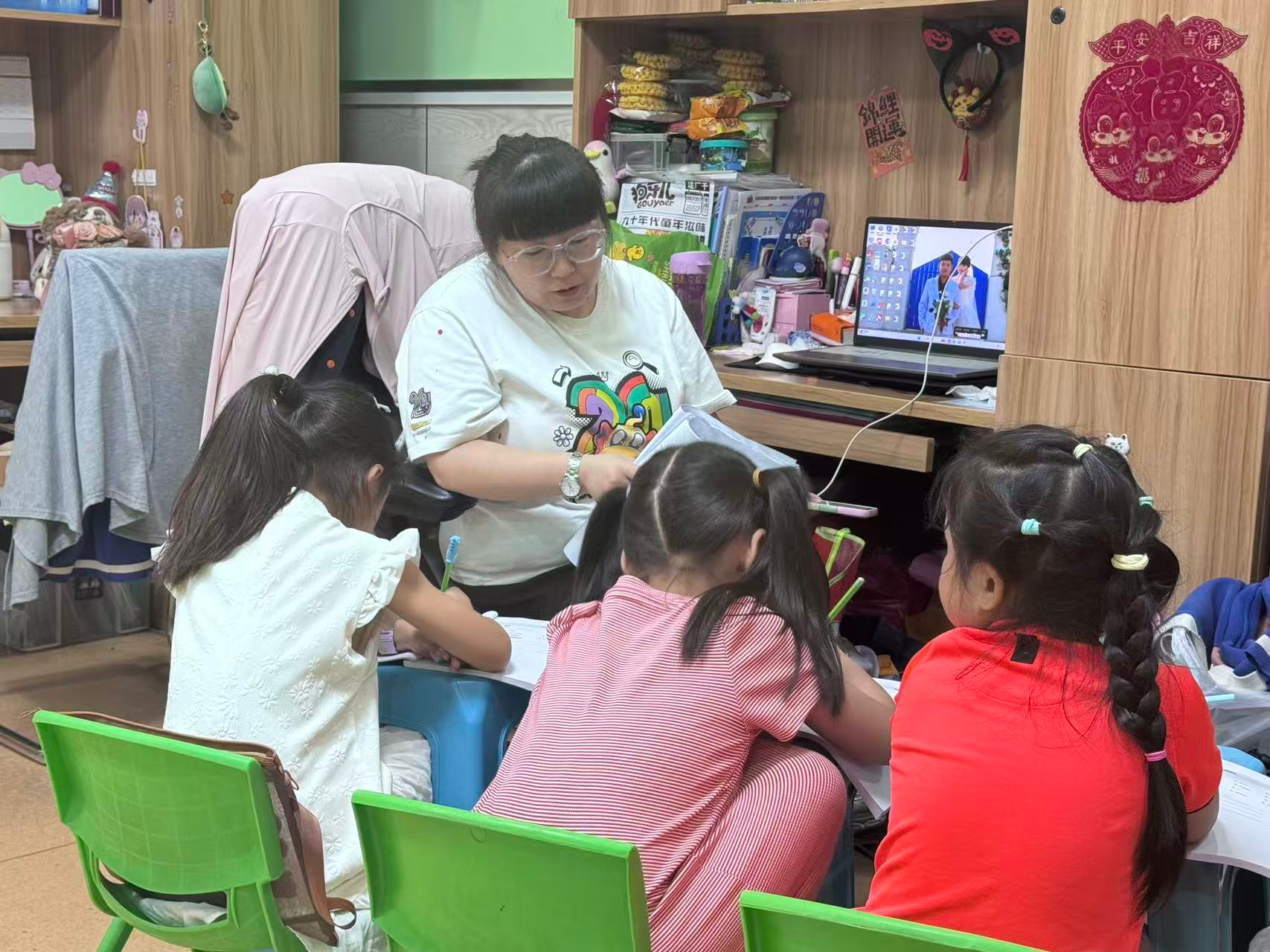 长春天童教育:如何引导孩子英语主动思考、敢于表达(图1) 长春天童教育:如何引导孩子英语主动思考、敢于表达(图1)