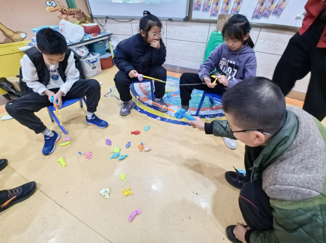 海口天童教育：家长做“脚手架”，孩子才能自己往上爬(图2)