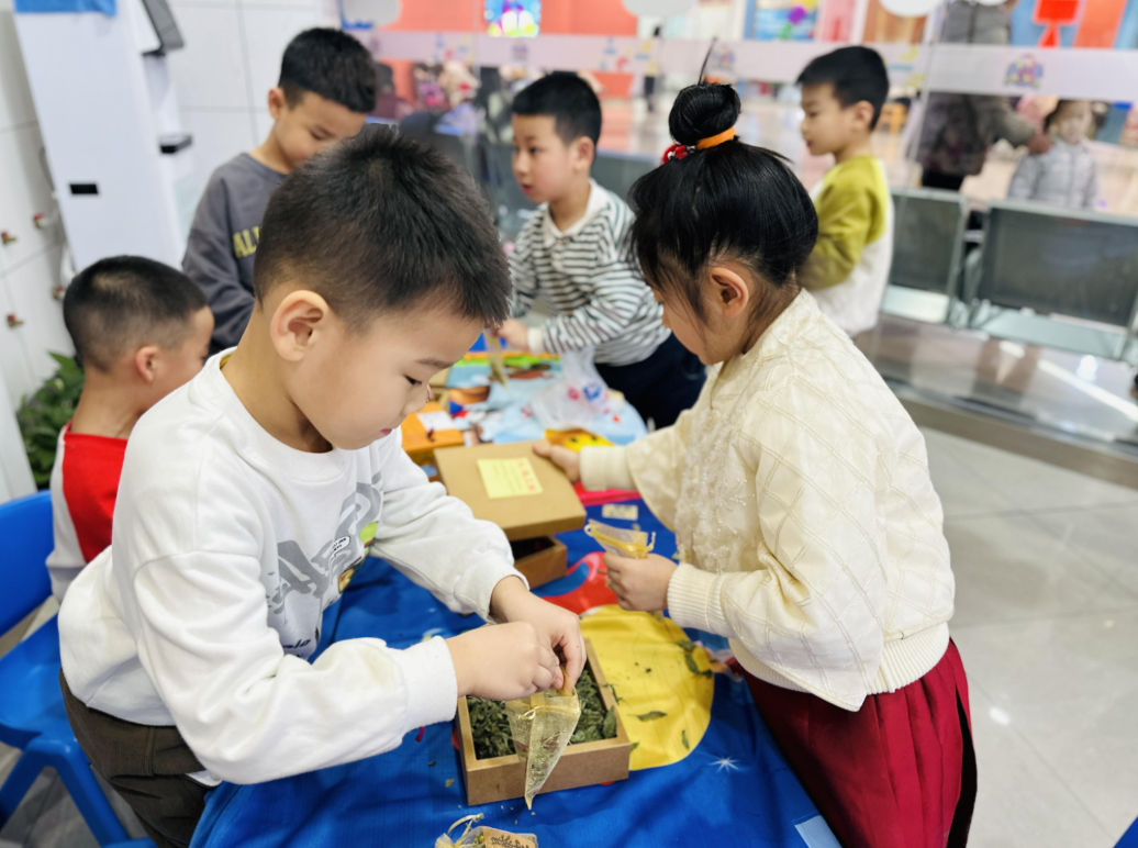 贵阳天童教育提醒：别让焦虑，拖慢孩子的英语学习脚步(图1)