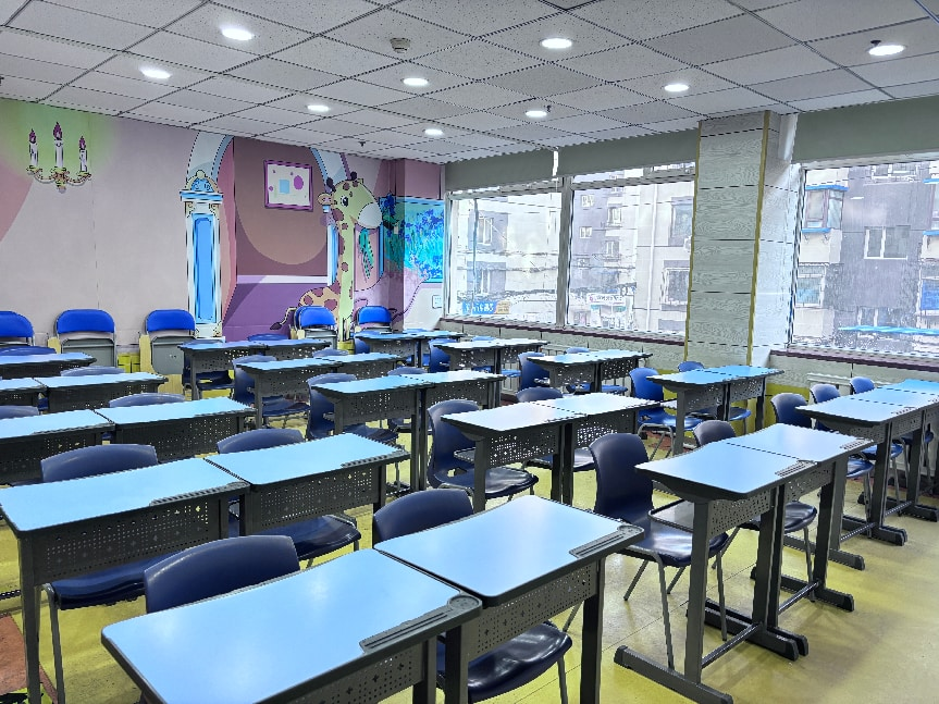 孩子读英文绘本只看图不读字?重庆天童教育谈图文依赖怎么破(图1) 孩子读英文绘本只看图不读字?重庆天童教育谈图文依赖怎么破(图1)