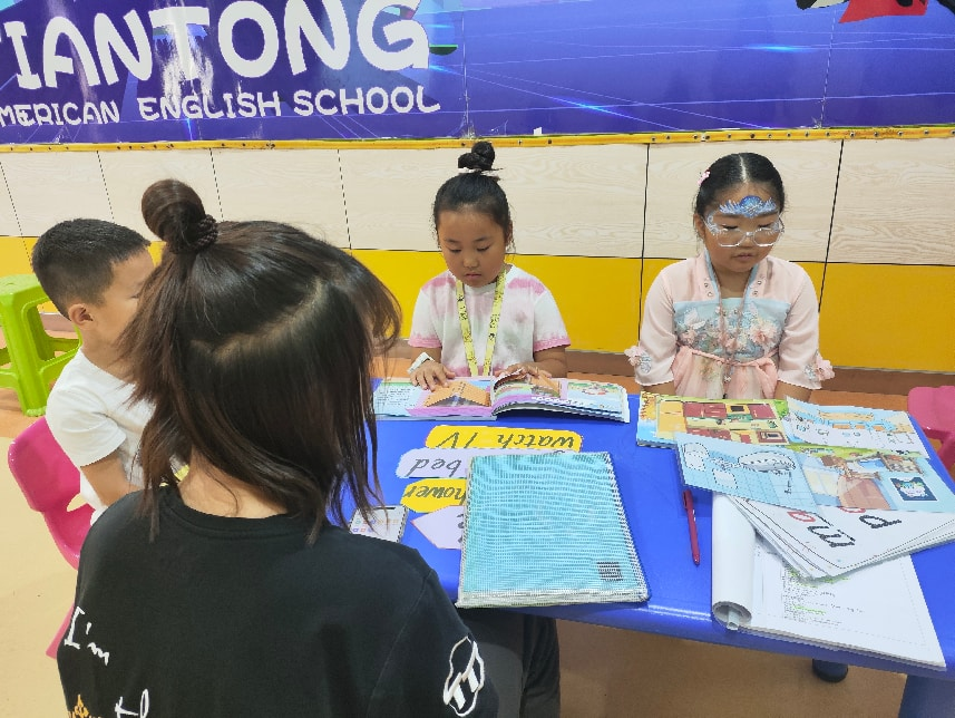 孩子英语课“听的时候都懂，一做题就错”？长沙天童教育来解答(图1)