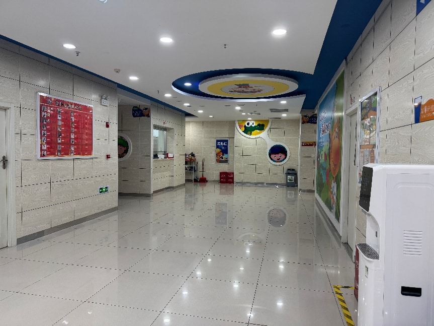 哈尔滨天童教育：英语启蒙，别急着让孩子“听懂”(图1)